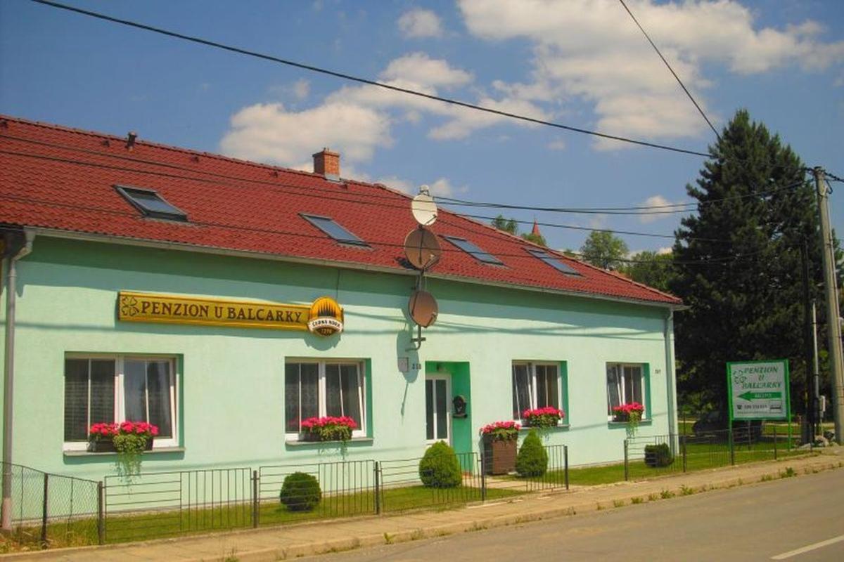 Ostrov u Macochy 优巴尔卡基旅馆酒店 外观 照片